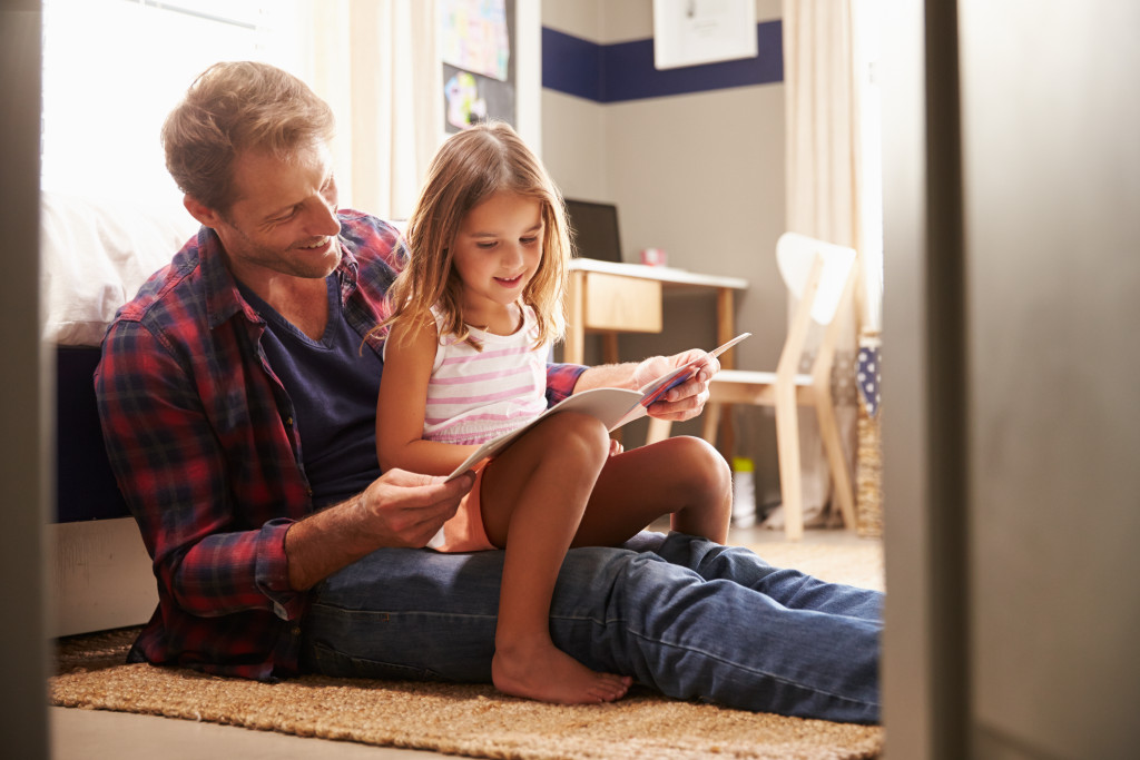 single parent teaching daughter