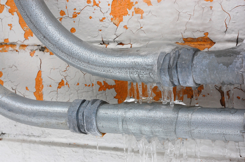 Freezing pipes due to winter