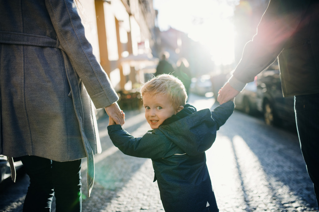 A child happy despite divorced parents