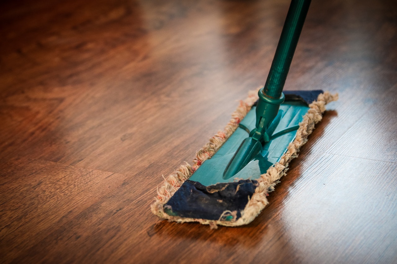 a floor mop