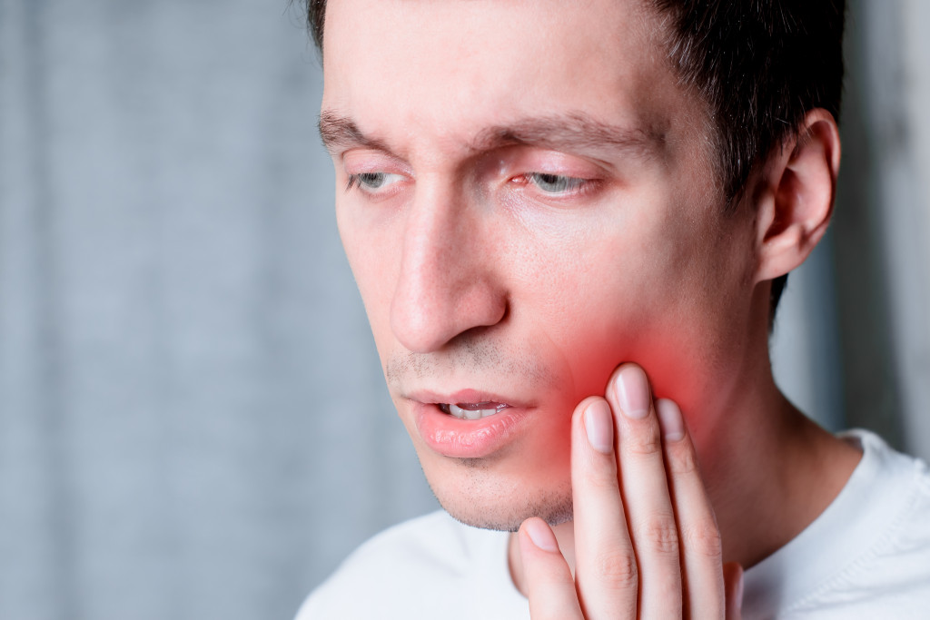 Canker sore pain