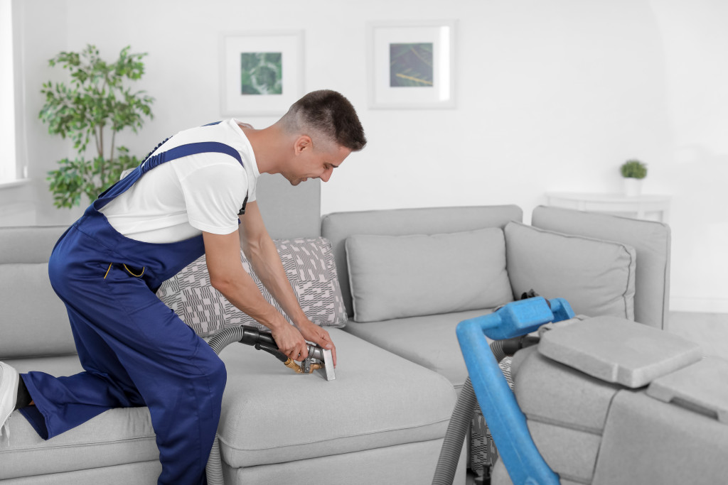 Getting deep cleaning services