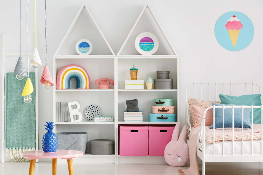 A kid's room with colorful decorations